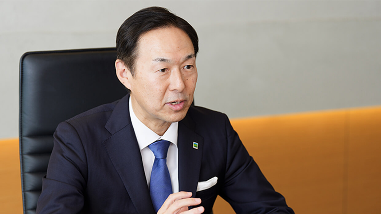 写真：財務指標について語る代表理事専務執行役員の長野真樹